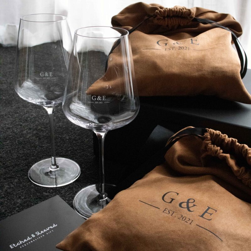 Spectra Family Monogram Wine Glass Set - Etched & Sleeved